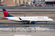 Delta Connection (SkyWest Airlines) Embraer ERJ-175LR (ERJ-170-200LR) (N275SY) at  New York - John F. Kennedy International, United States