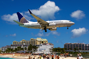 Continental Airlines Boeing 737-724 (N27722) at  Philipsburg - Princess Juliana International, Netherland Antilles
