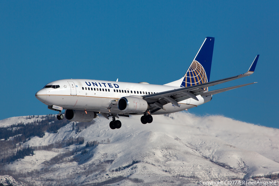 United Airlines Boeing 737-724 (N27722) | Photo 104848