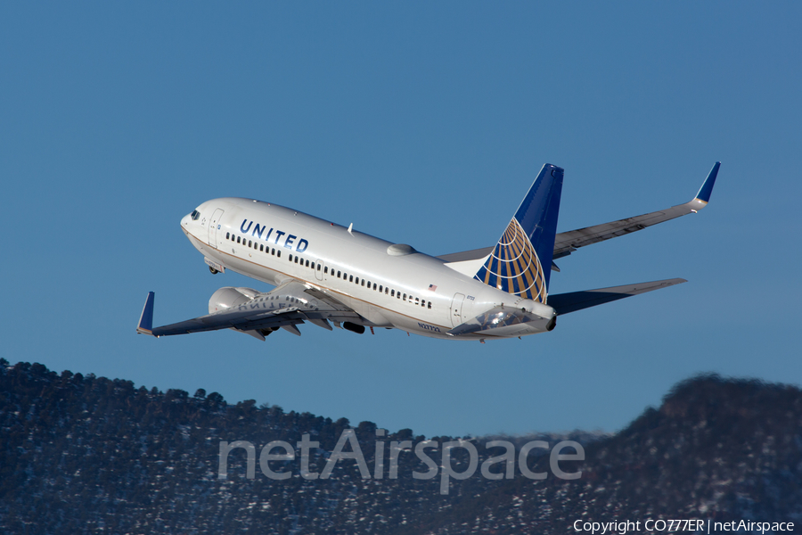 United Airlines Boeing 737-724 (N27722) | Photo 38485