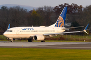 United Airlines Boeing 737-724 (N27734) at  Windsor Locks - Bradley International, United States