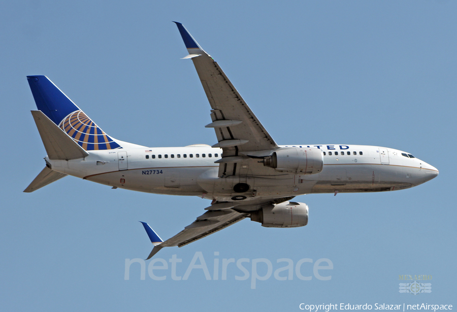 United Airlines Boeing 737-724 (N27734) | Photo 454063