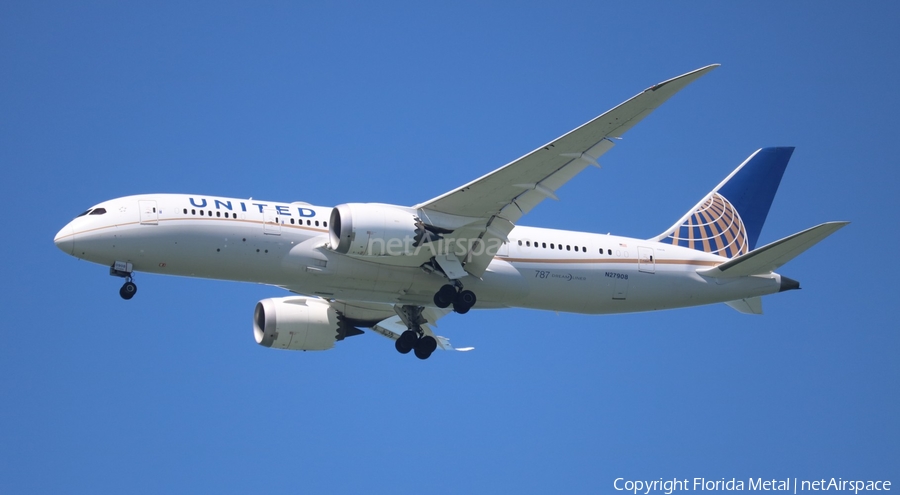 United Airlines Boeing 787-8 Dreamliner (N27908) | Photo 310843