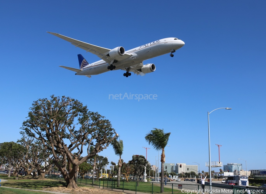 United Airlines Boeing 787-9 Dreamliner (N27957) | Photo 310844