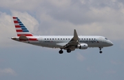 American Eagle (Envoy) Embraer ERJ-175LR (ERJ-170-200LR) (N279MQ) at  Miami - International, United States