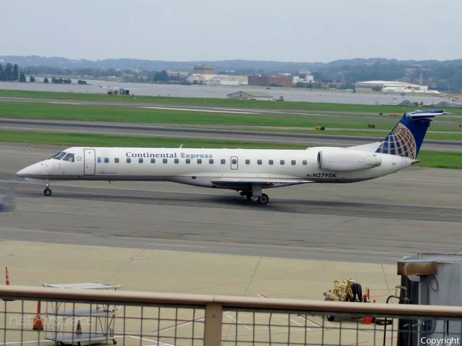 United Express (Chautauqua Airlines) Embraer ERJ-145LR (N279SK) | Photo 59813