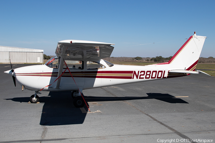 (Private) Cessna 172H Skyhawk (N2800L) | Photo 667068