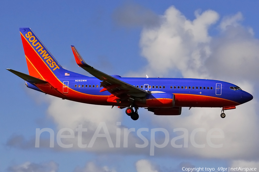 Southwest Airlines Boeing 737-7H4 (N282WN) | Photo 68767