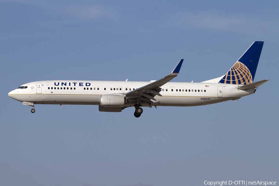 United Airlines Boeing 737-924(ER) (N28457) | Photo 425030