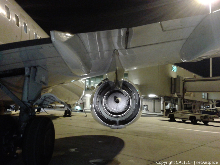 United Airlines Boeing 737-924(ER) (N28457) | Photo 33176