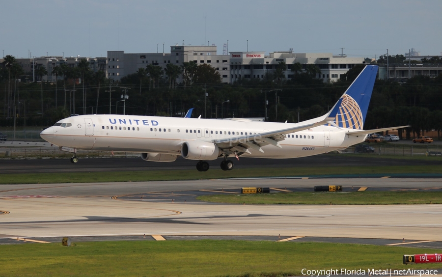 United Airlines Boeing 737-924(ER) (N28457) | Photo 379570