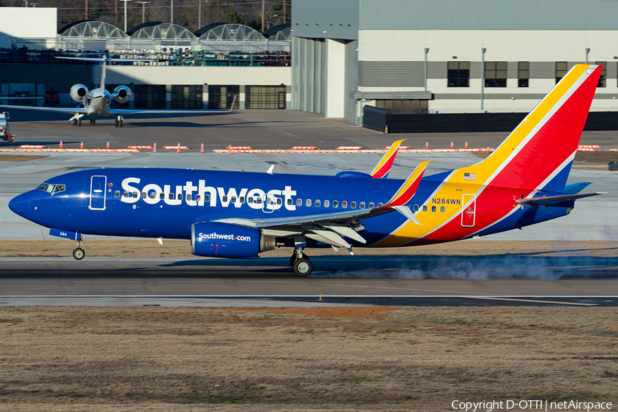 Southwest Airlines Boeing 737-7H4 (N284WN) | Photo 680575