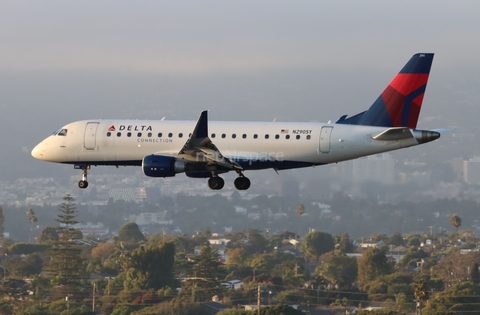 Delta Connection (SkyWest Airlines) Embraer ERJ-175LL (ERJ-170-200LL) (N290SY) at  Los Angeles - International, United States