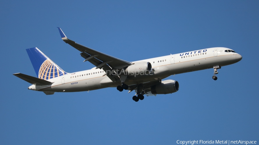 United Airlines Boeing 757-224 (N29124) | Photo 379576