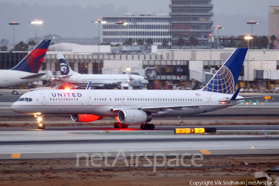 United Airlines Boeing 757-224 (N29129) | Photo 33966
