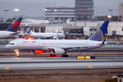 United Airlines Boeing 757-224 (N29129) at  Los Angeles - International, United States