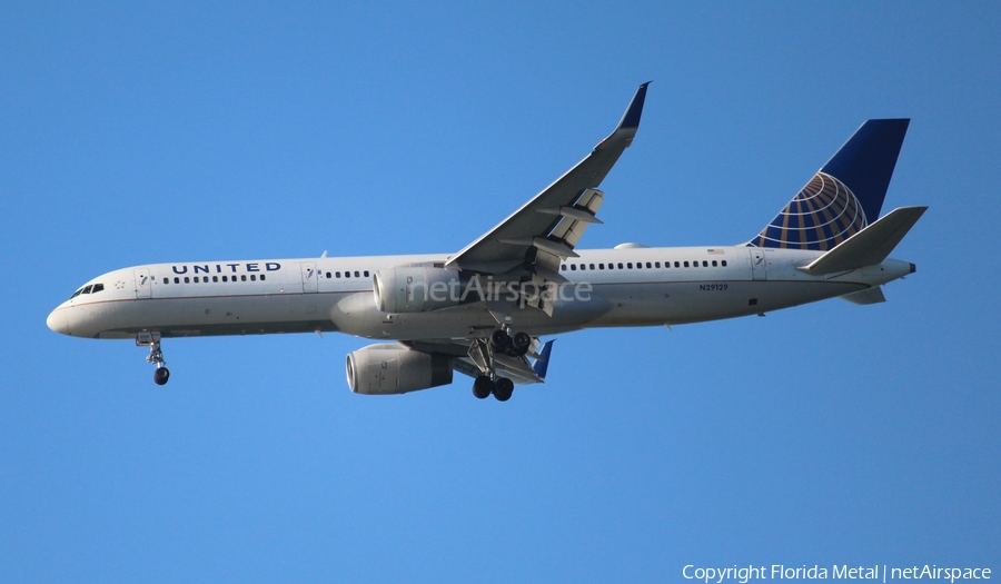 United Airlines Boeing 757-224 (N29129) | Photo 379577