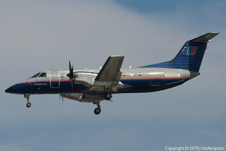 United Express (SkyWest Airlines) Embraer EMB-120ER Brasilia (N295SW) | Photo 185097