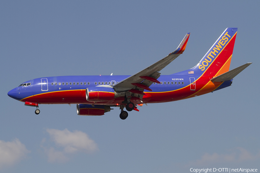 Southwest Airlines Boeing 737-7H4 (N295WN) | Photo 337994