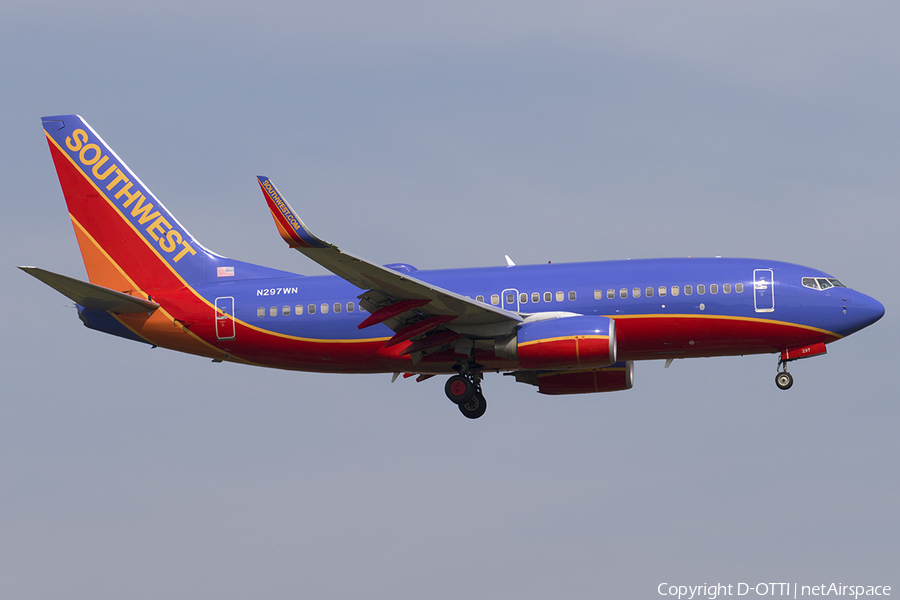 Southwest Airlines Boeing 737-7H4 (N297WN) | Photo 537497