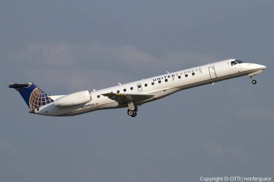 United Express (ExpressJet Airlines) Embraer ERJ-145XR (N29906) | Photo 442817