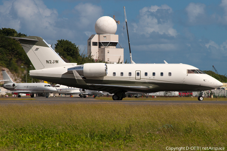 (Private) Bombardier CL-600-2B16 Challenger 604 (N2JW) | Photo 219623