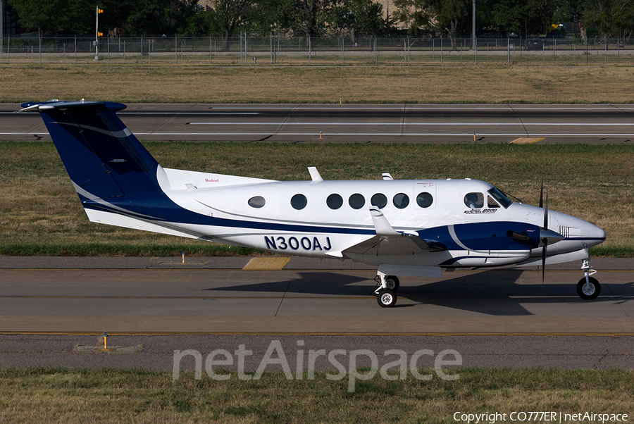 (Private) Beech King Air B200 (N300AJ) | Photo 8110