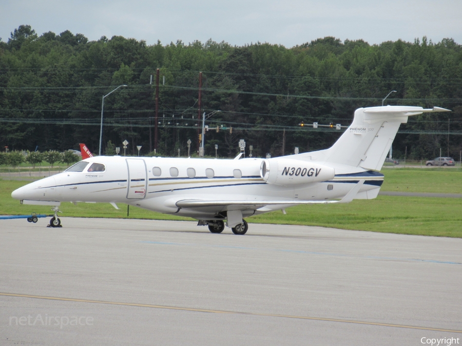 (Private) Embraer EMB-505 Phenom 300 (N300GV) | Photo 401096