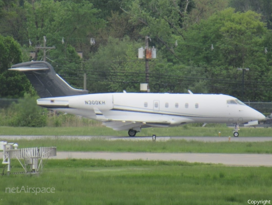 Flexjet Bombardier BD-100-1A10 Challenger 300 (N300KH) | Photo 679853