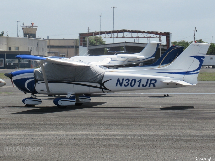 (Private) Cessna 172M Skyhawk (N301JR) | Photo 524161