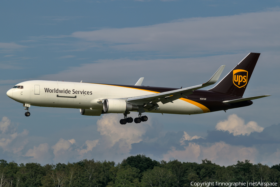 United Parcel Service Boeing 767-34AF(ER) (N301UP) | Photo 420097