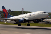 Delta Air Lines Boeing 737-732 (N302DQ) at  Philipsburg - Princess Juliana International, Netherland Antilles