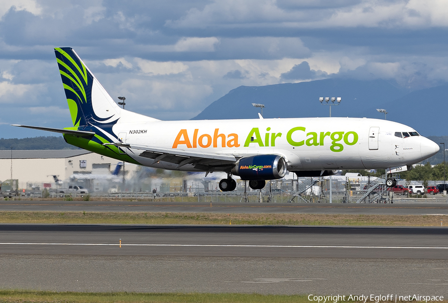 Aloha Air Cargo Boeing 737-330(SF) (N302KH) | Photo 513577