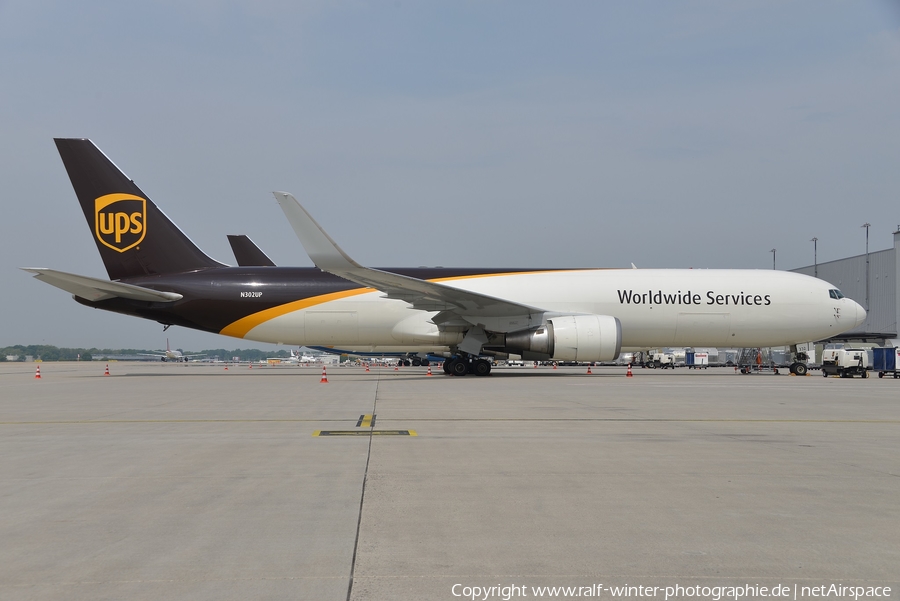 United Parcel Service Boeing 767-34AF(ER) (N302UP) | Photo 360968