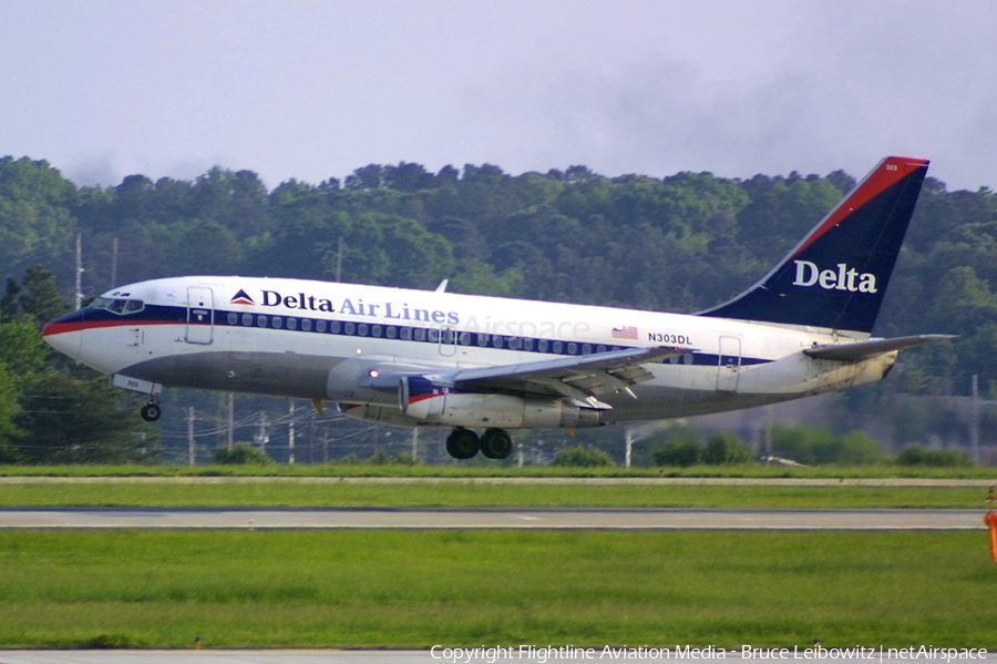 Delta Air Lines Boeing 737-232Adv (N303DL) | Photo 186319