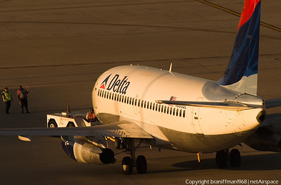 Delta Air Lines Boeing 737-232Adv (N303DL) | Photo 51398