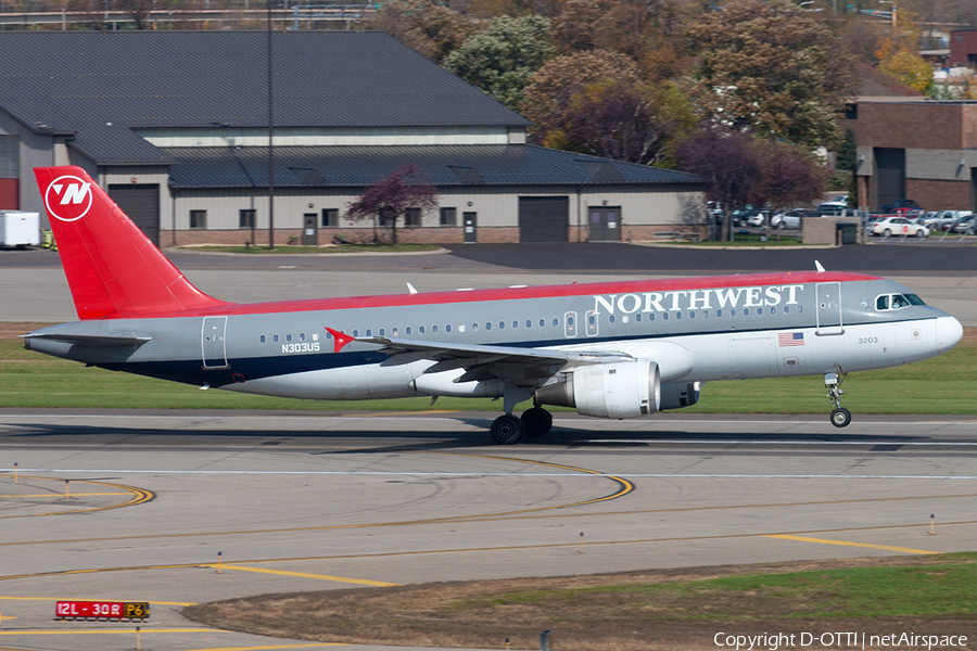 Northwest Airlines Airbus A320-211 (N303US) | Photo 191264