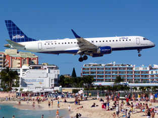 JetBlue Airways Embraer ERJ-190AR (ERJ-190-100IGW) (N304JB) at  Philipsburg - Princess Juliana International, Netherland Antilles