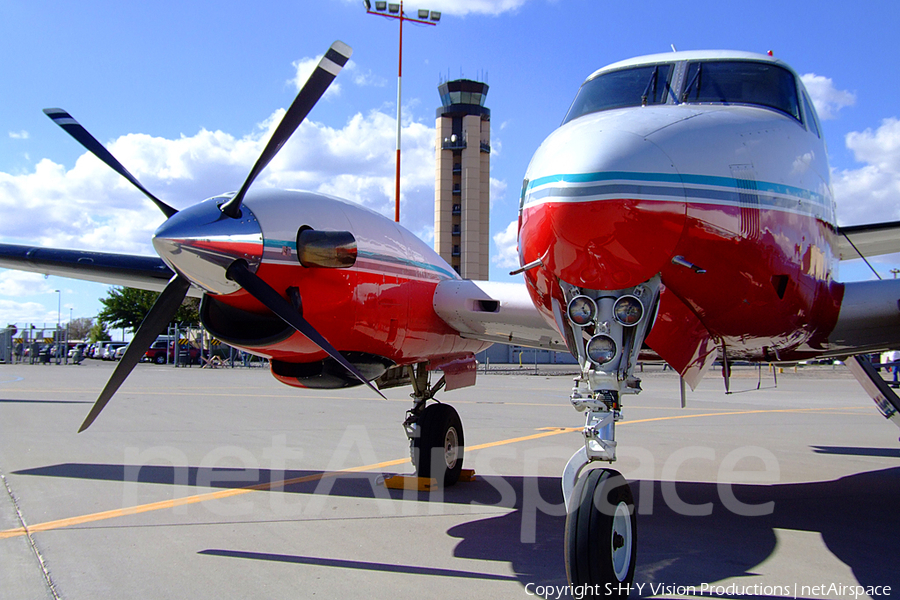 (Private) Beech E90 King Air (N304LG) | Photo 11093