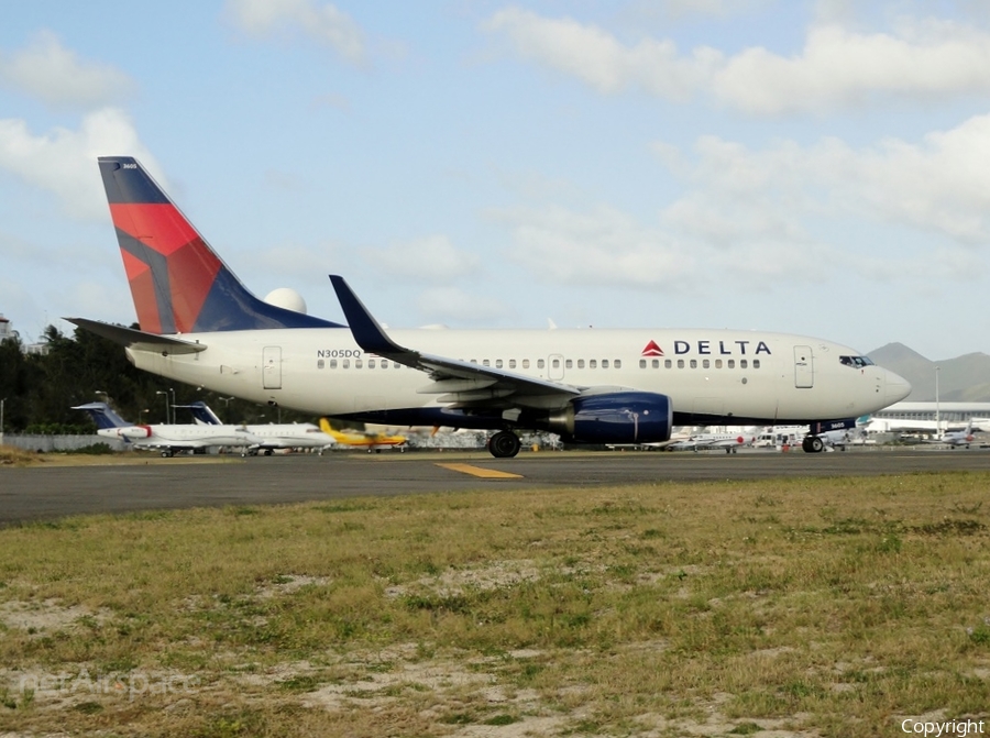 Delta Air Lines Boeing 737-732 (N305DQ) | Photo 22774
