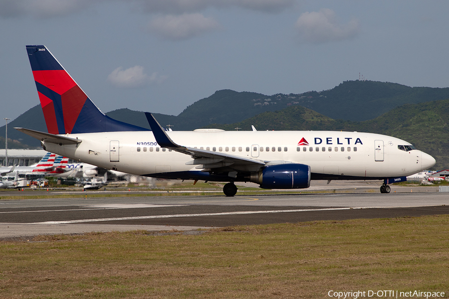 Delta Air Lines Boeing 737-732 (N305DQ) | Photo 360050