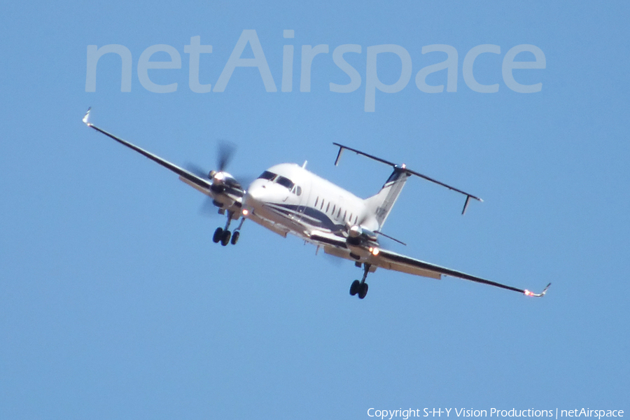 (Private) Beech 1900D (N305PC) | Photo 12405