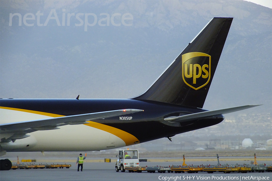 United Parcel Service Boeing 767-34AF(ER) (N305UP) | Photo 21548