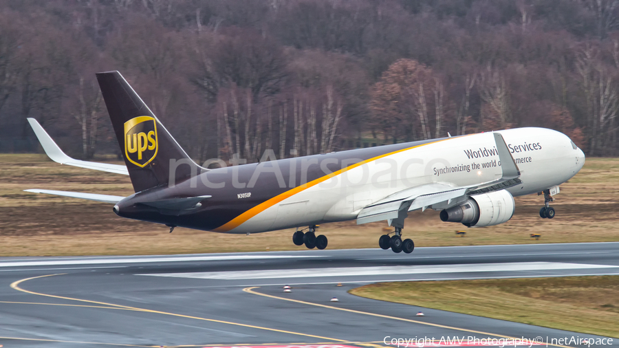 United Parcel Service Boeing 767-34AF(ER) (N305UP) | Photo 106414