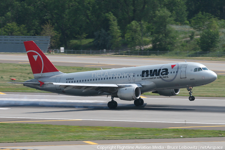 Northwest Airlines Airbus A320-211 (N305US) | Photo 177281