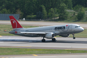 Northwest Airlines Airbus A320-211 (N305US) at  Minneapolis - St. Paul International, United States
