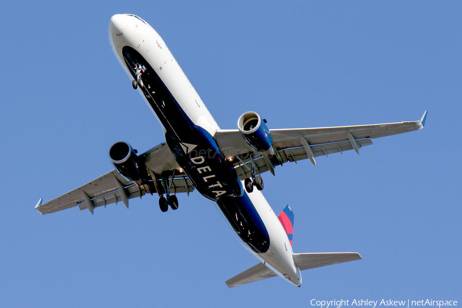 Delta Air Lines Airbus A321-211 (N306DN) | Photo 137117