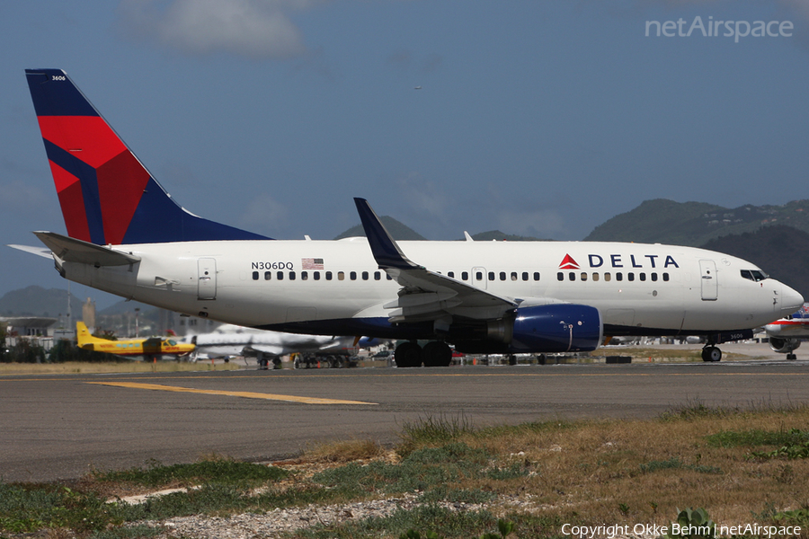 Delta Air Lines Boeing 737-732 (N306DQ) | Photo 37128