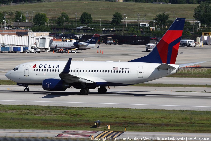 Delta Air Lines Boeing 737-732 (N307DQ) | Photo 86223