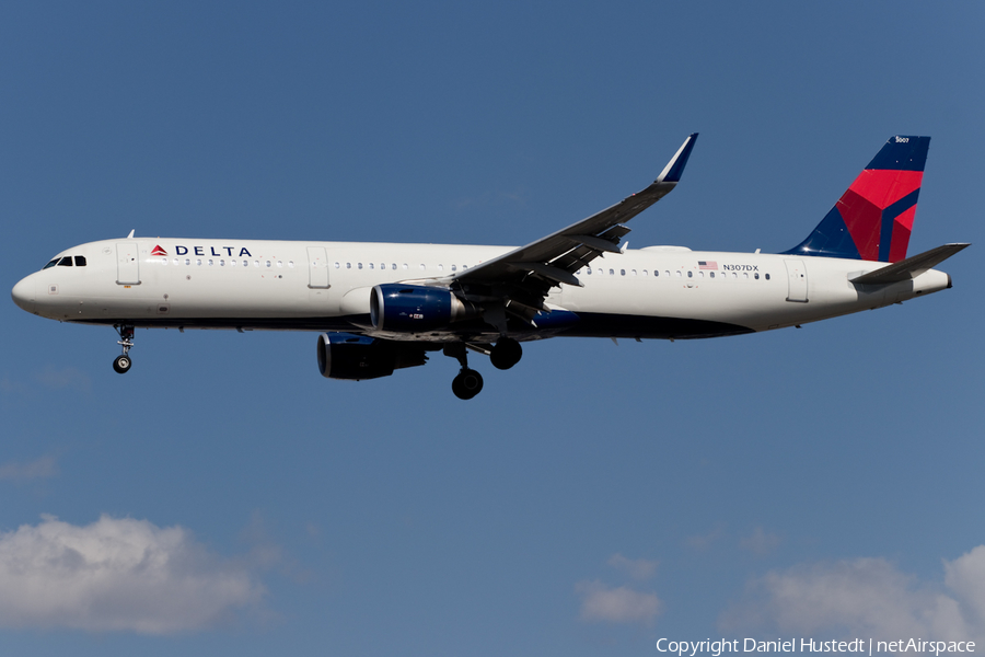 Delta Air Lines Airbus A321-211 (N307DX) | Photo 446789